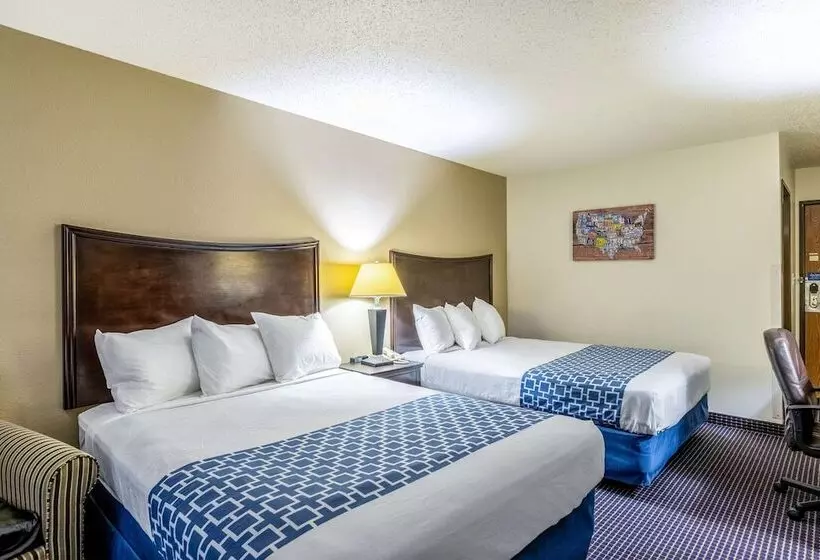 호텔 Econo Lodge Inn & Suites