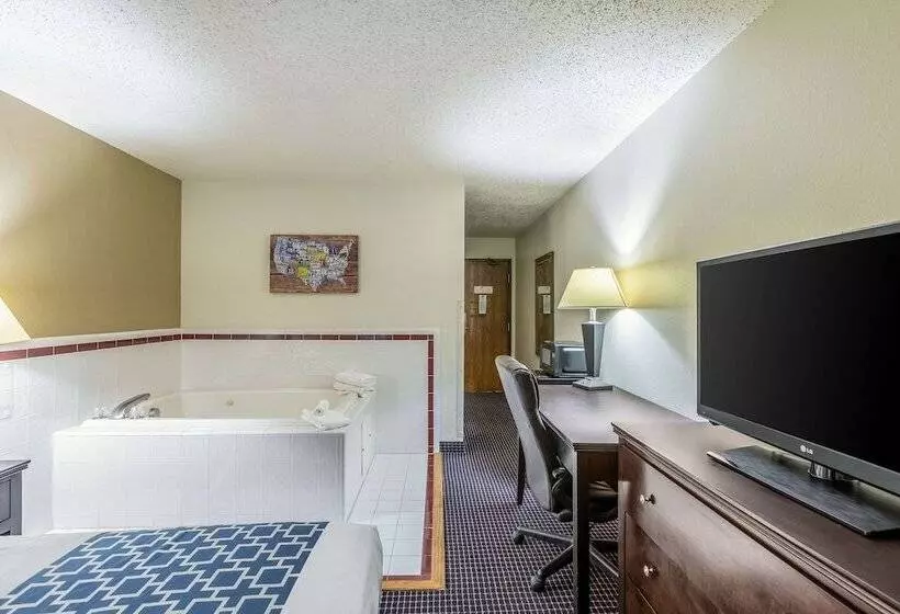 호텔 Econo Lodge Inn & Suites