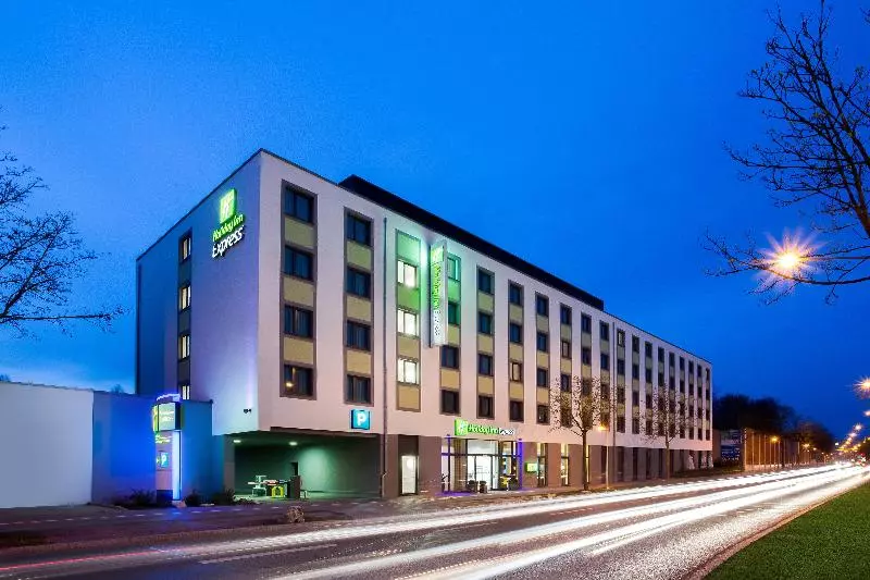 ホテル Holiday Inn Express Augsburg, An Ihg
