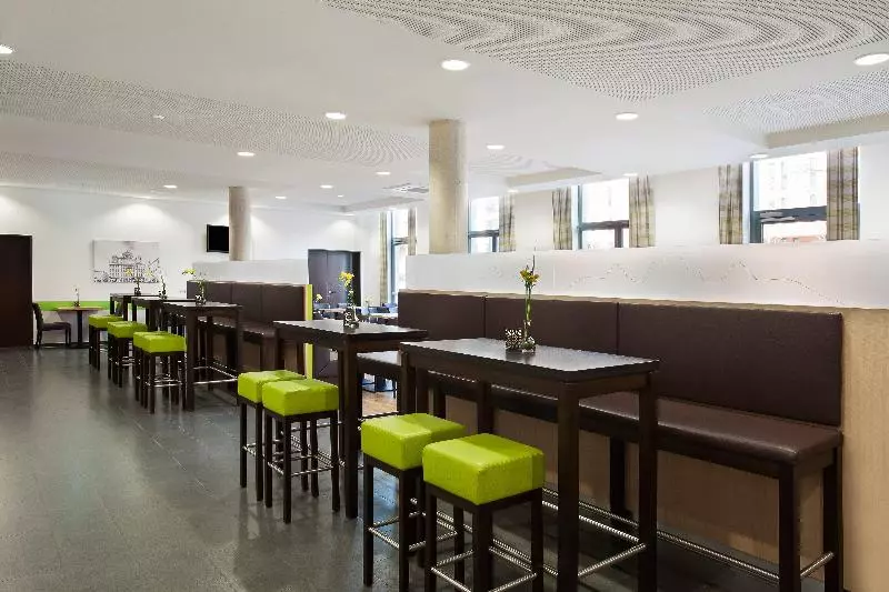ホテル Holiday Inn Express Augsburg, An Ihg