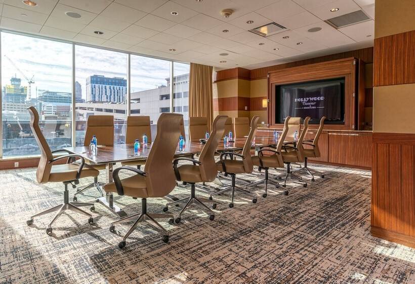 فندق Hollywood Casino At Greektown