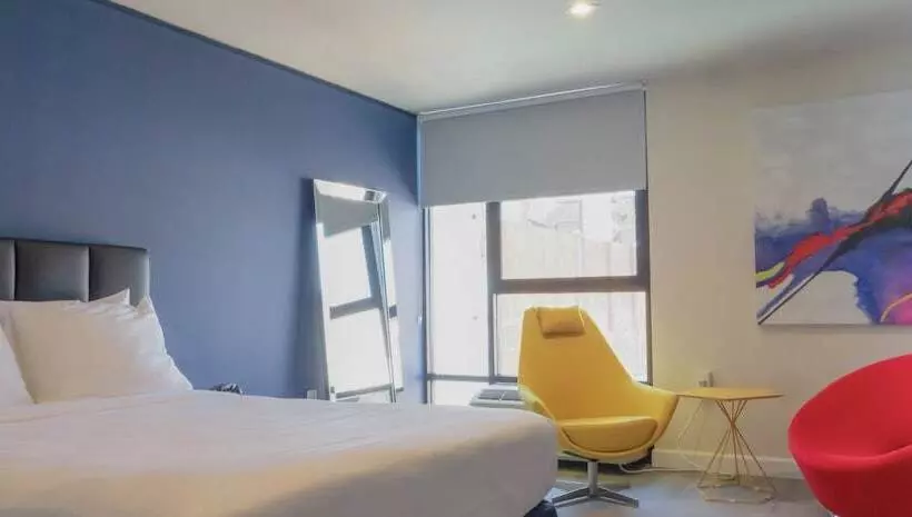 Отель Park Plaza Lodge