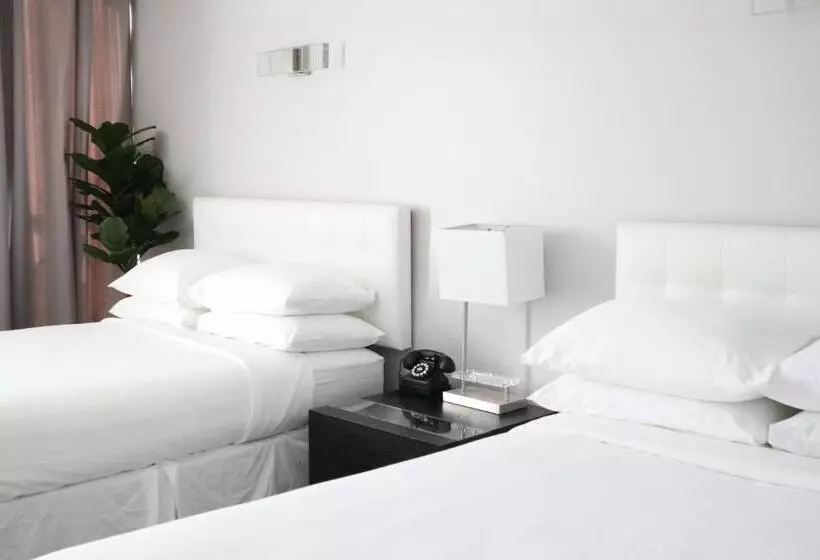 Отель Park Plaza Lodge