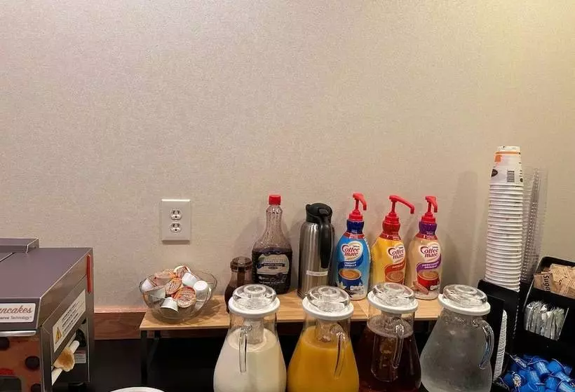 فندق Peppermill Empress Inn