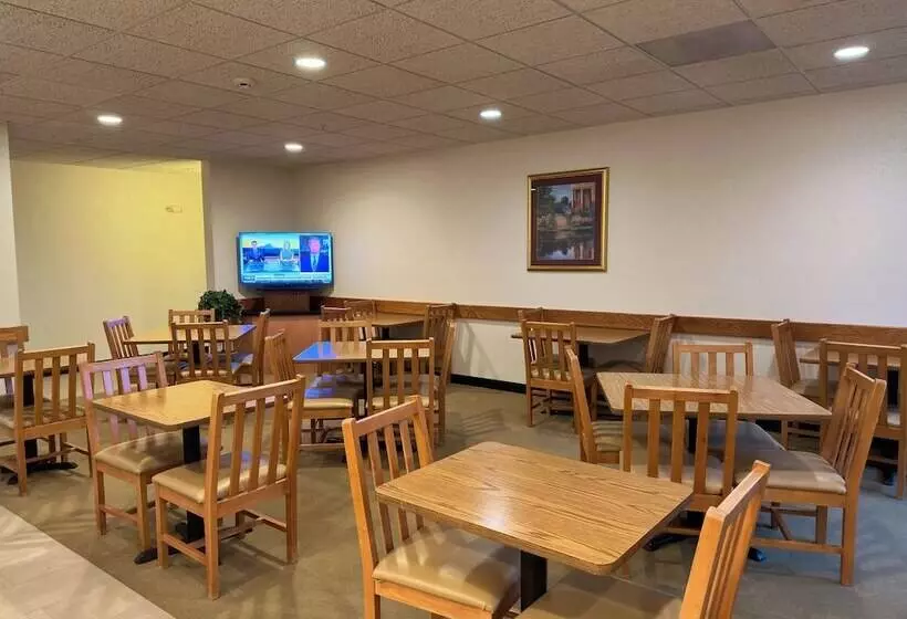 فندق Peppermill Empress Inn