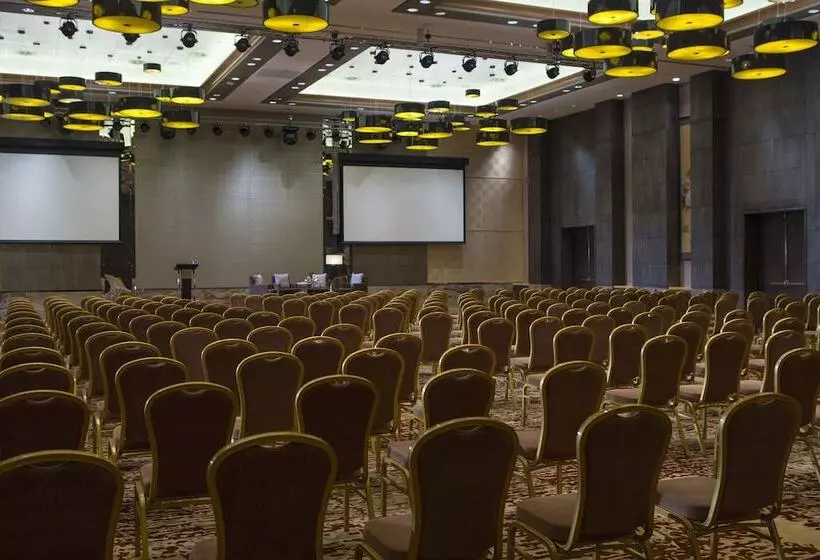 هتل Renaissance Guiyang