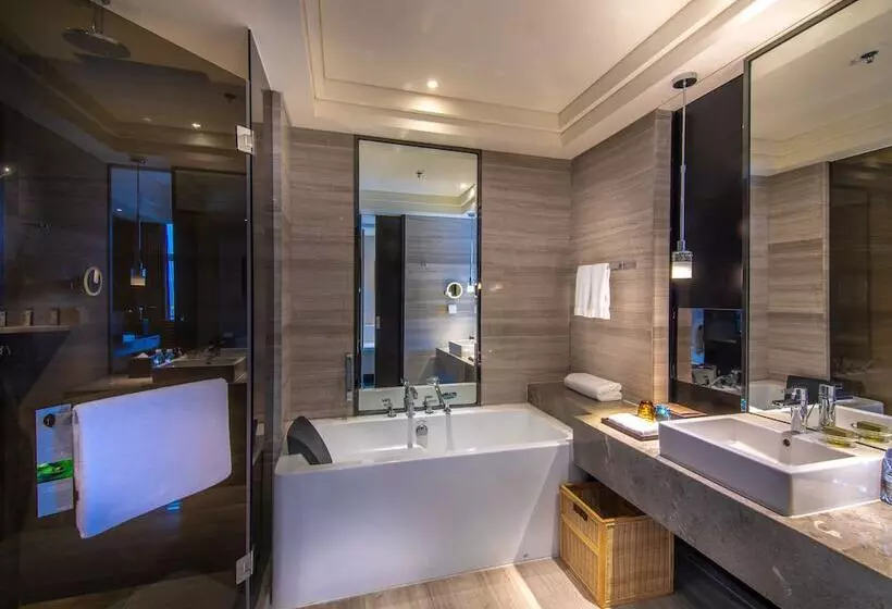 هتل Renaissance Guiyang