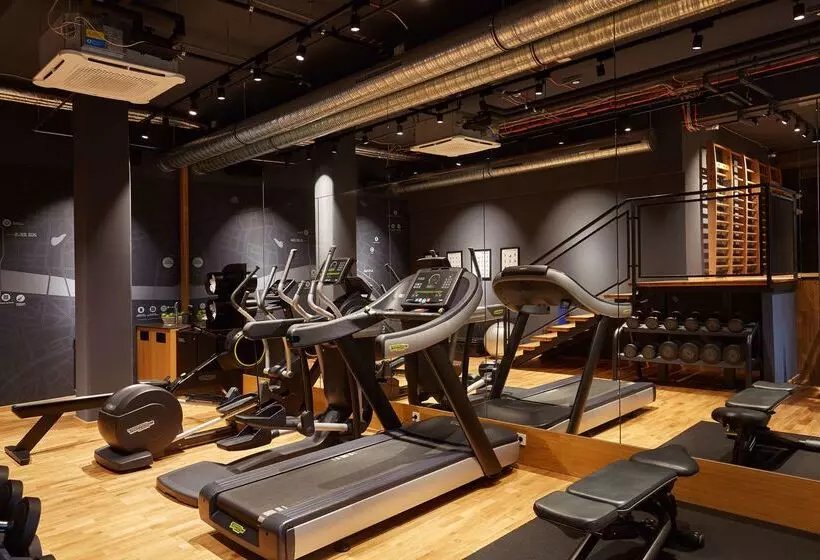 هتل Scandic Frankfurt Museumsufer