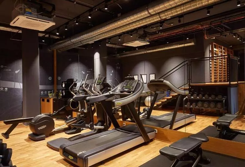 هتل Scandic Frankfurt Museumsufer