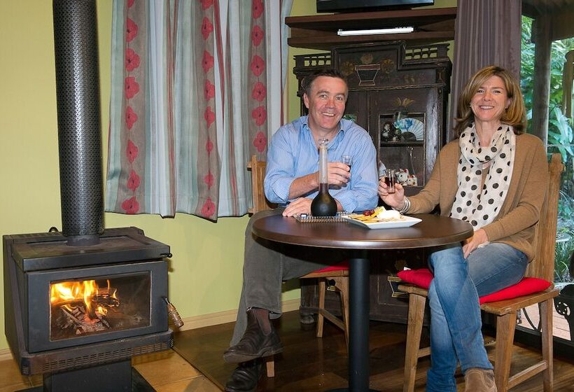 호텔 Witches Falls Cottages