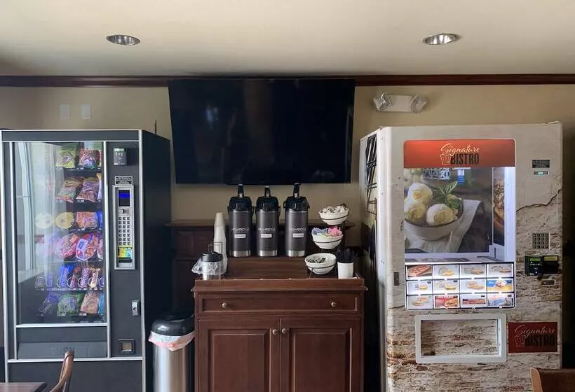 Отель Hawthorn Extended Stay By Wyndham Hobbs