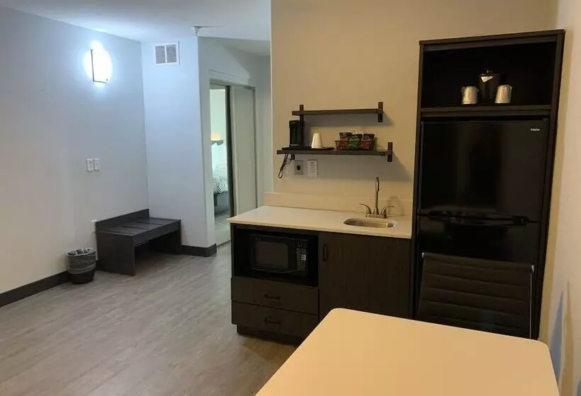 Отель Hawthorn Extended Stay By Wyndham Hobbs