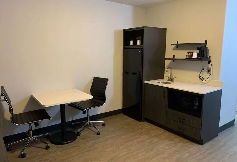 Отель Hawthorn Extended Stay By Wyndham Hobbs