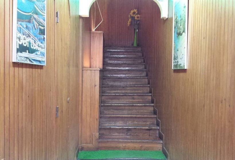 پانسیون Pensao Residencial Flor Dos Cavaleiros