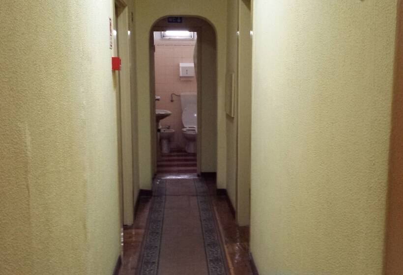 پانسیون Pensao Residencial Flor Dos Cavaleiros