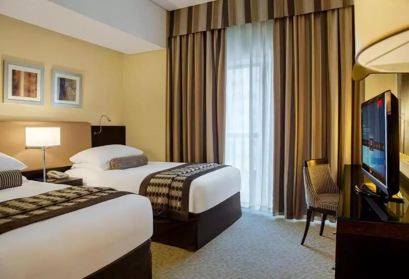 Time Oak Hotel & Suites