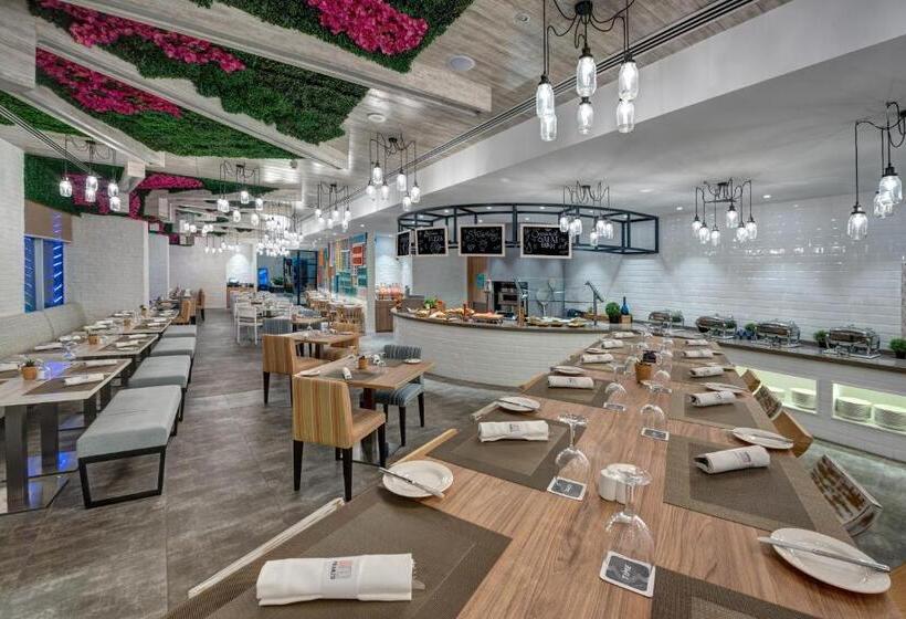 Time Oak Hotel & Suites