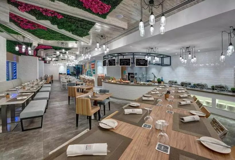 Time Oak Hotel & Suites