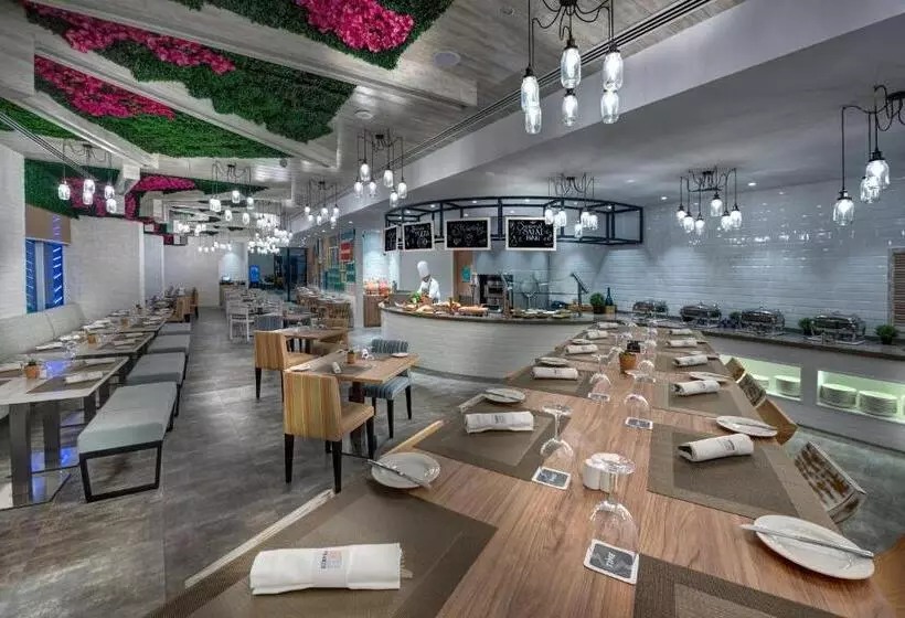 Time Oak Hotel & Suites