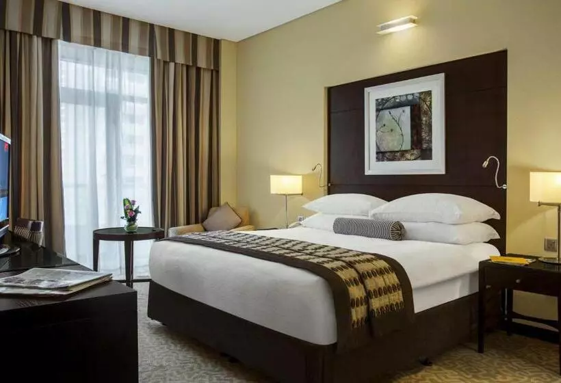 Time Oak Hotel & Suites