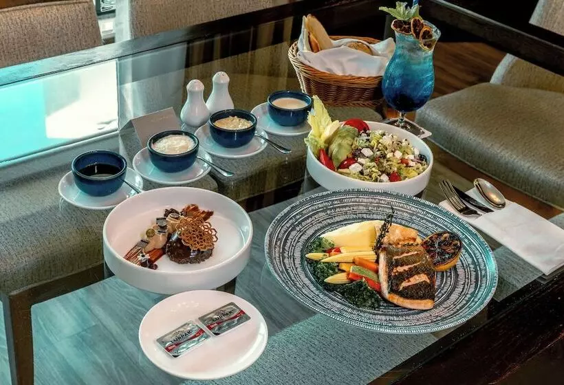 Time Oak Hotel & Suites