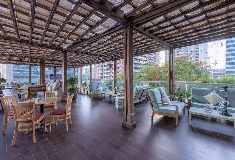 Time Oak Hotel & Suites