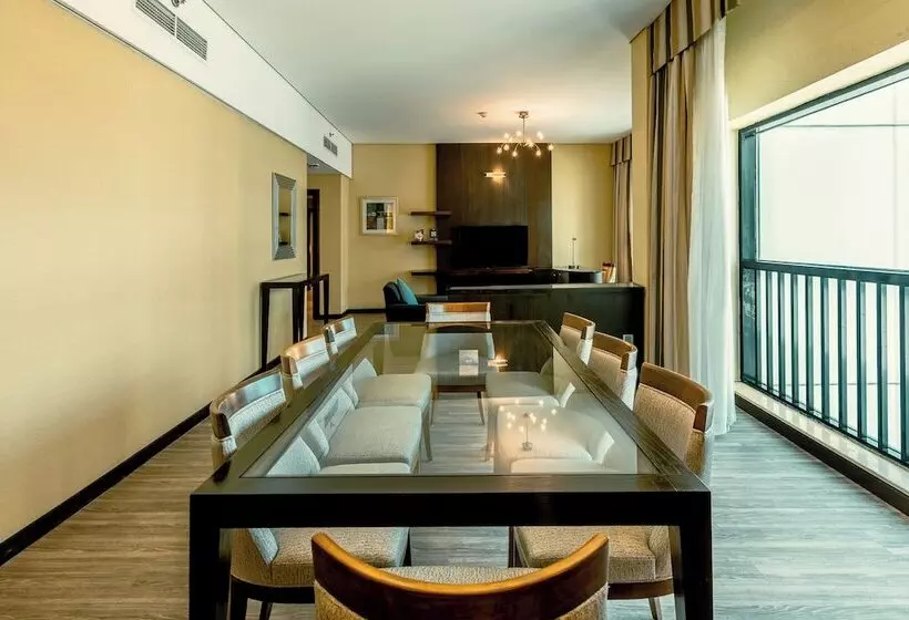 Time Oak Hotel & Suites