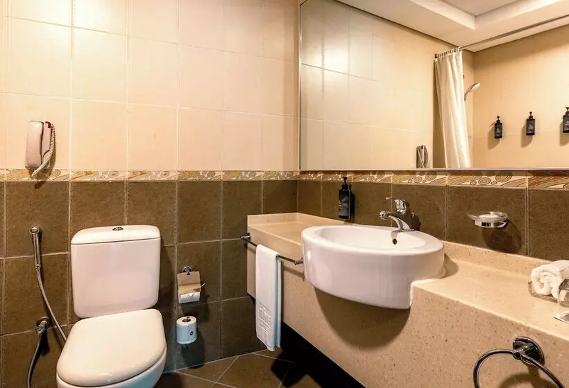 Time Oak Hotel & Suites