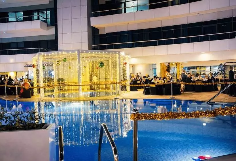 Time Oak Hotel & Suites