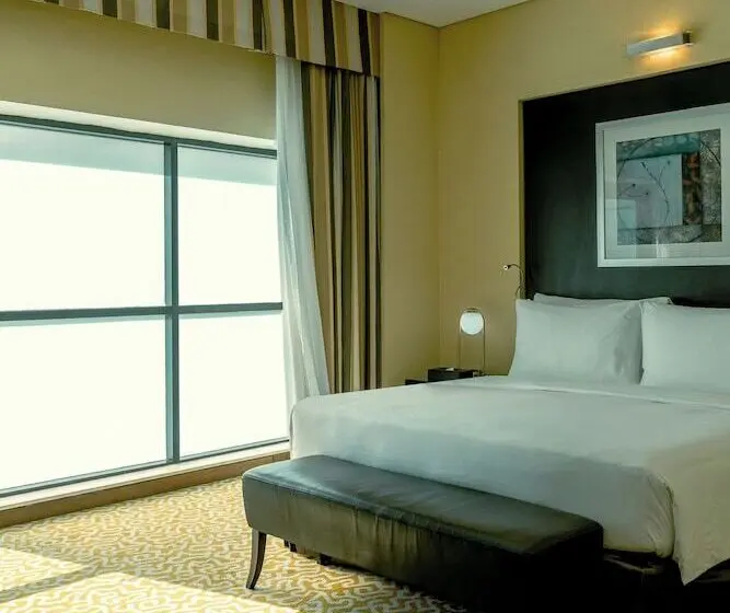 Time Oak Hotel & Suites