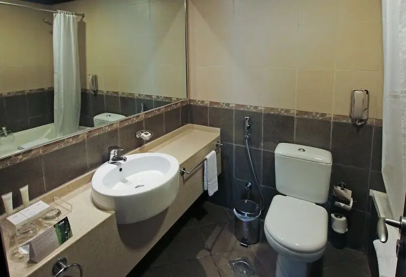 Time Oak Hotel & Suites