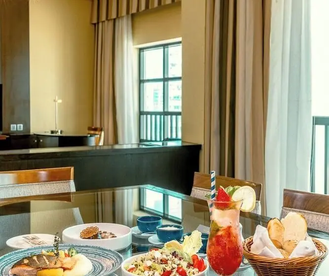 Time Oak Hotel & Suites