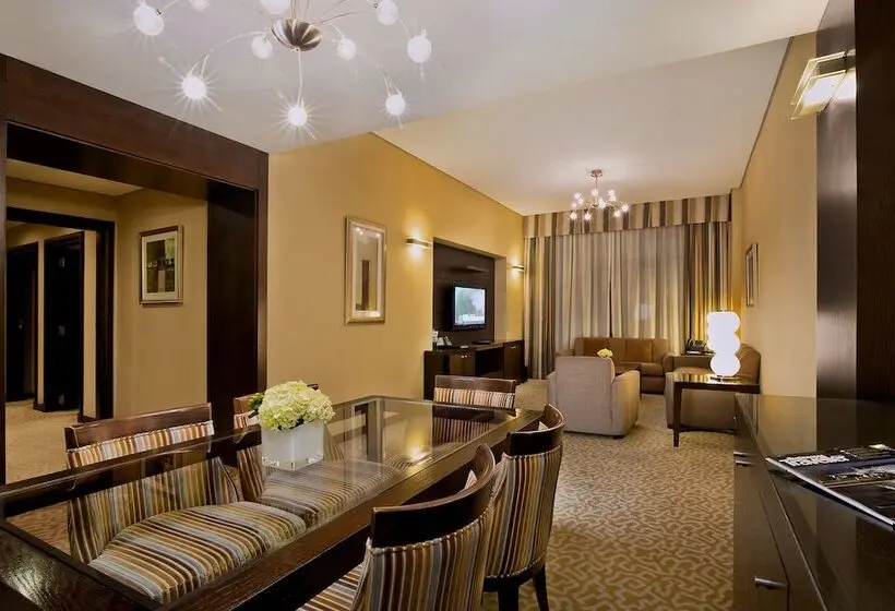 Time Oak Hotel & Suites
