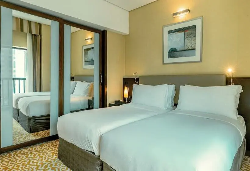Time Oak Hotel & Suites