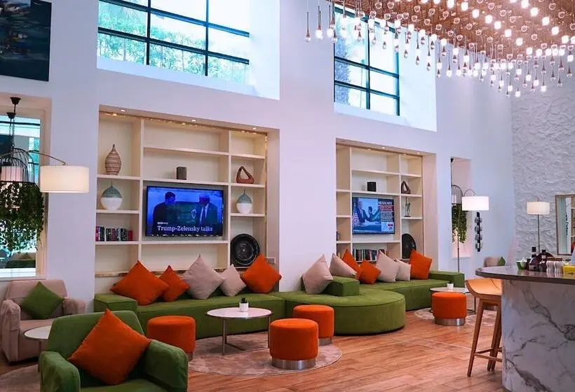 Time Oak Hotel & Suites