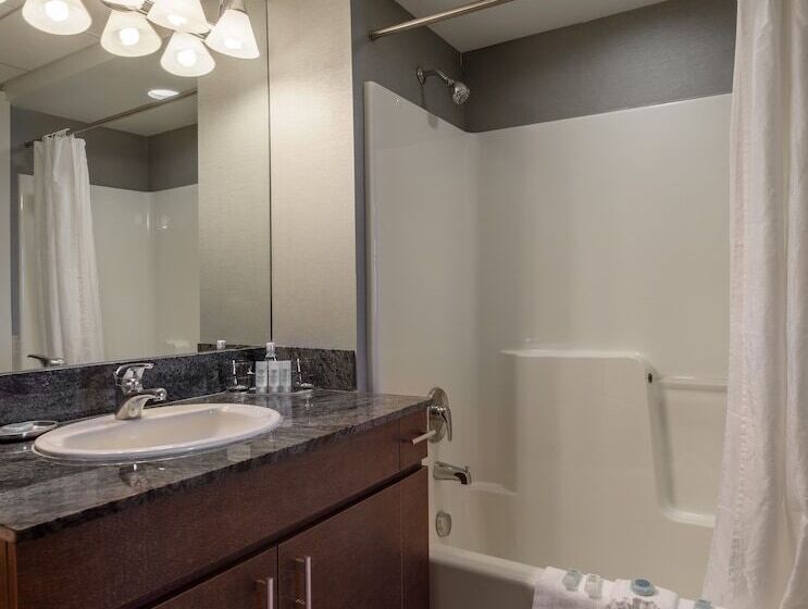 Broadway Plaza, Trademark Collection By Wyndham