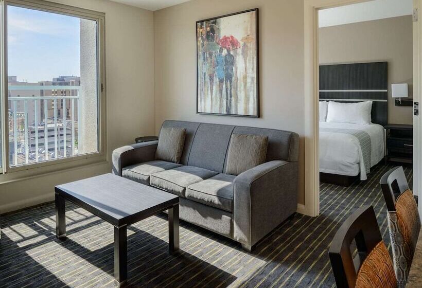 Broadway Plaza, Trademark Collection By Wyndham