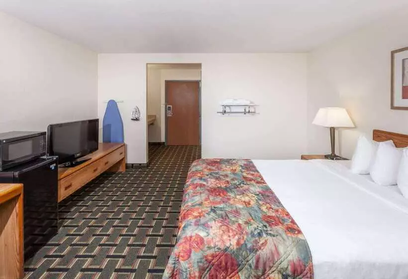 Отель Baymont By Wyndham Decatur