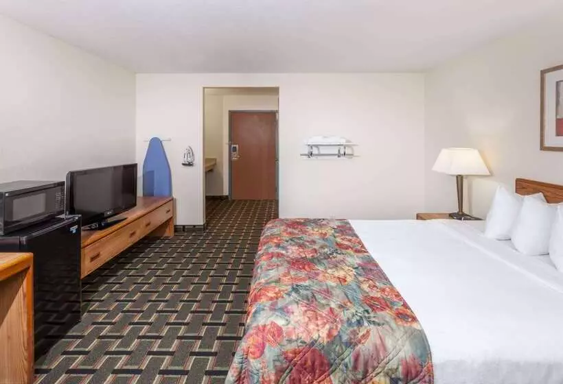 Отель Baymont By Wyndham Decatur