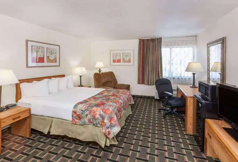 Отель Baymont By Wyndham Decatur