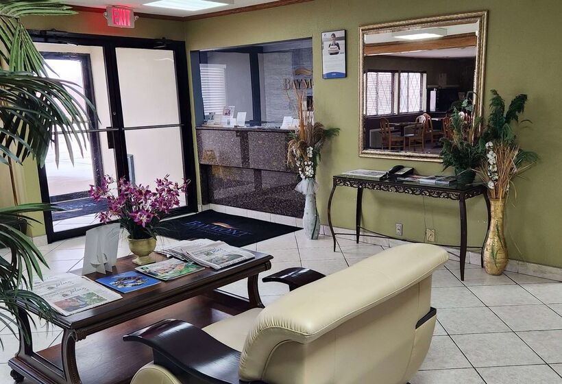 فندق Baymont By Wyndham Decatur