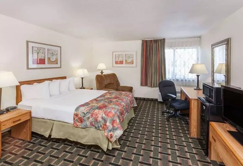 Отель Baymont By Wyndham Decatur