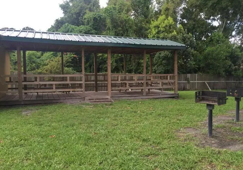 فندق Budget Inn Sanford International Airport