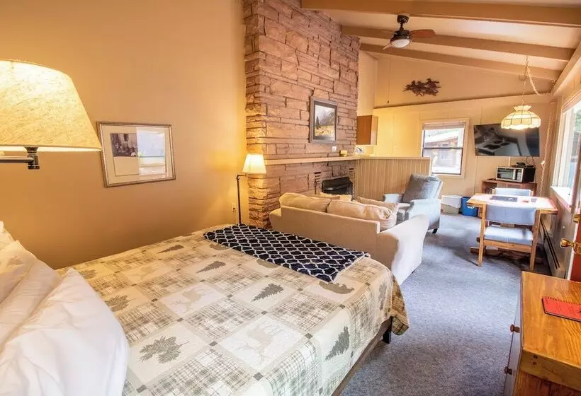 ホテル Castle Mountain Lodge