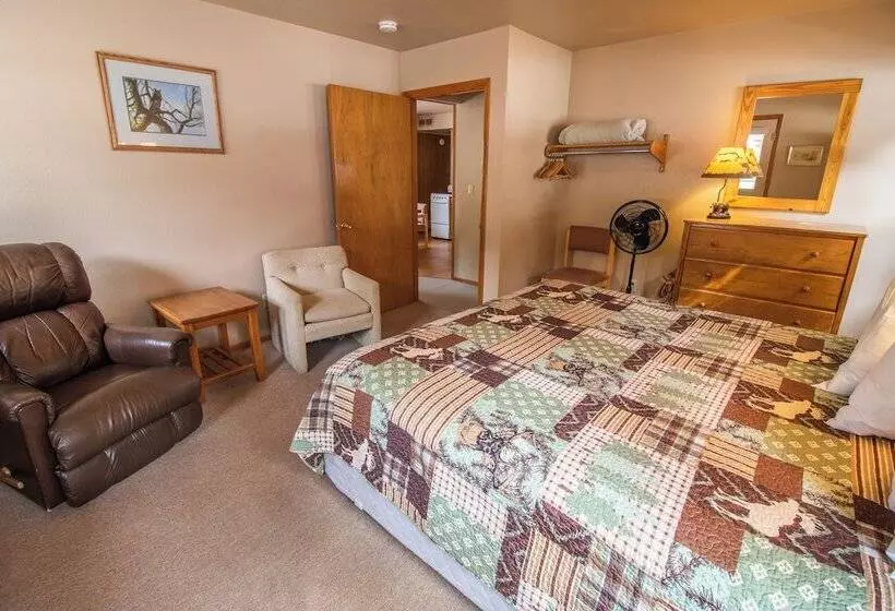 ホテル Castle Mountain Lodge
