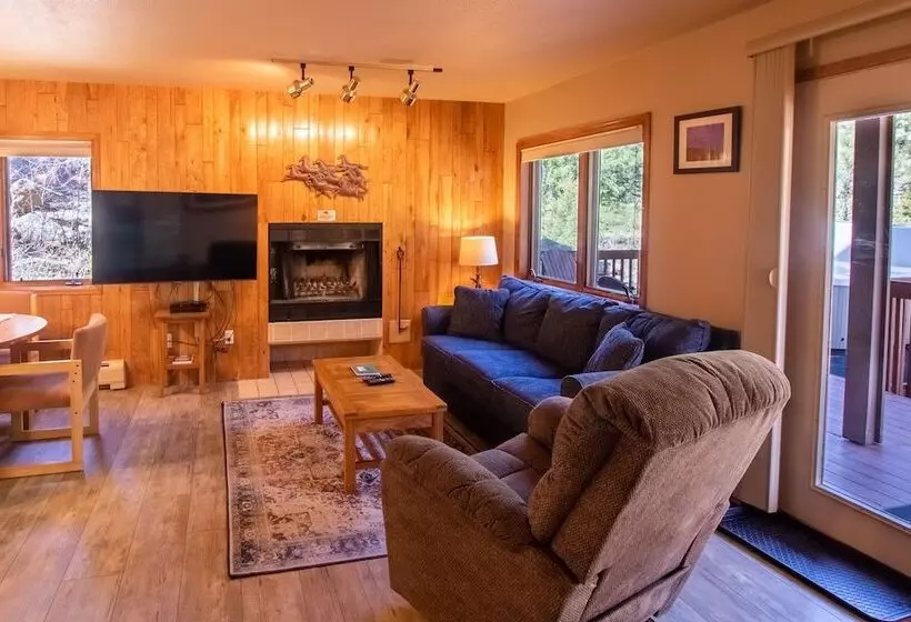 ホテル Castle Mountain Lodge
