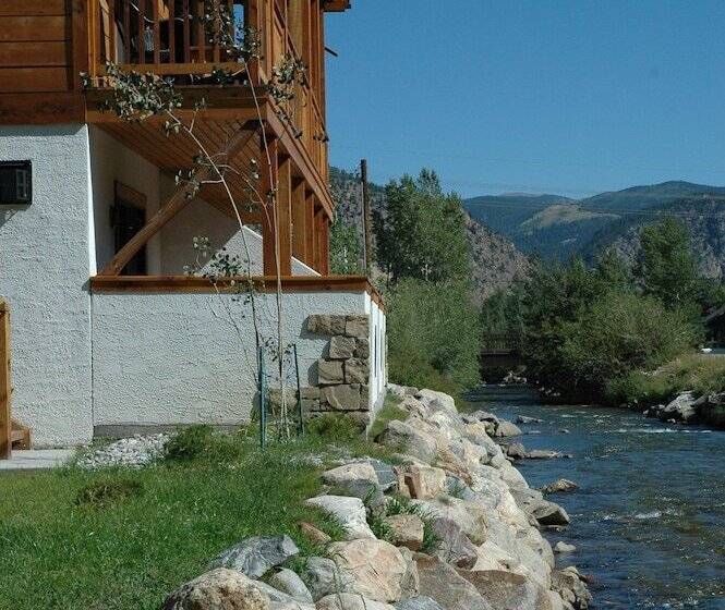 בית מלון כפרי Chateau Chamonix