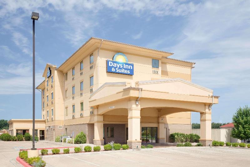 בית מלון כפרי Days Inn & Suites By Wyndham Russellville