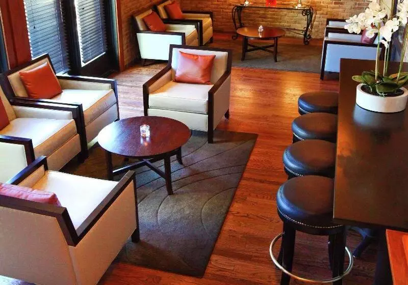 Отель Hilton Garden Inn Des Moines Airport