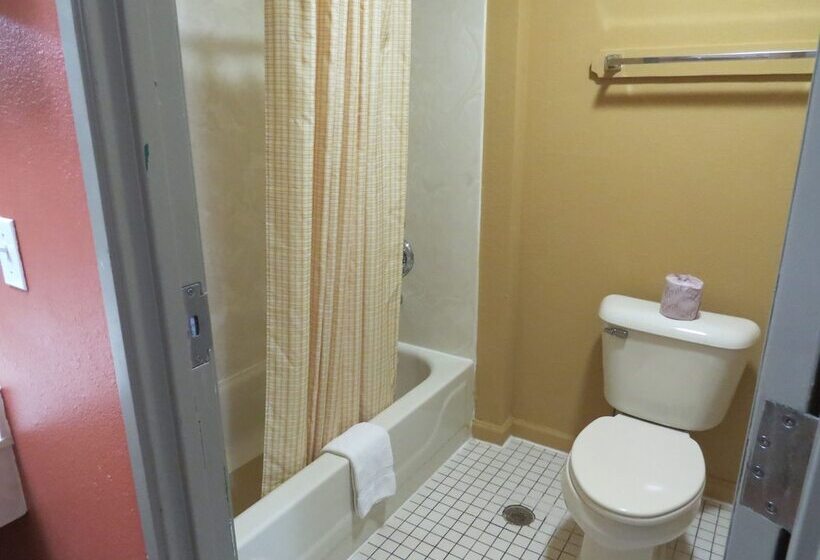 호텔 First Western Inn Caseyville